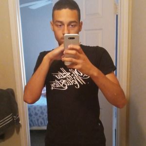 Meet your Posher, Zachary